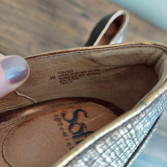 Sofft Pumps with Stacked Wood Heel - EUC - Picture 3 of 5